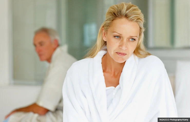 mature-couple-woman-pain