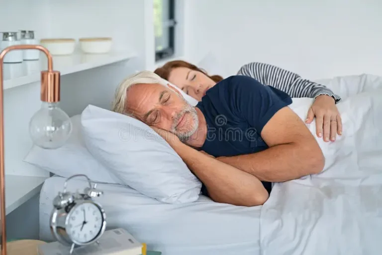 senior-men-mature-women-sleeping-together